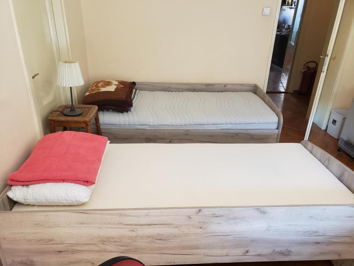 Private Cozy Room 2 With Shared Kitchen In Appartment Belgrado Buitenkant foto