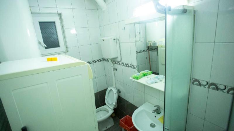 Private Cozy Room 2 With Shared Kitchen In Appartment Belgrado Buitenkant foto